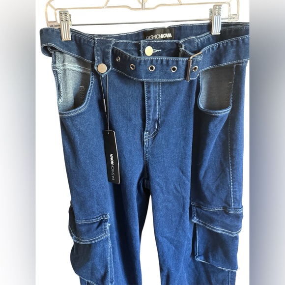 🛍️Fashion Nova🛍️Straight Leg Cargo Jean - Picture 5 of 8